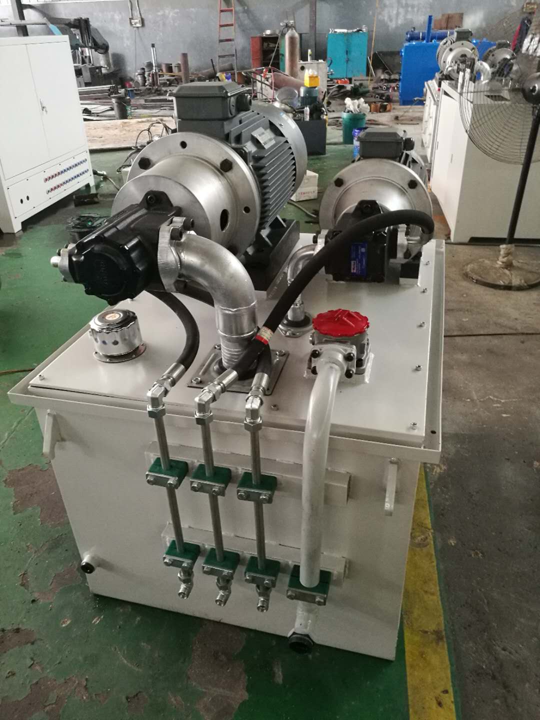 石油機械拆裝架液壓站